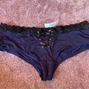 Blackheart lace up panty NWT Navy